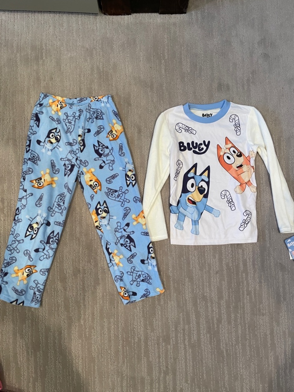*5 for $20* NWT Bluey Pajama Set - size small (6/7)